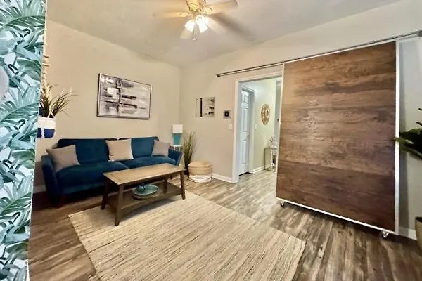 The Noda Nest Cozy Duplex Stay Charlotte 0*,  États-Unis